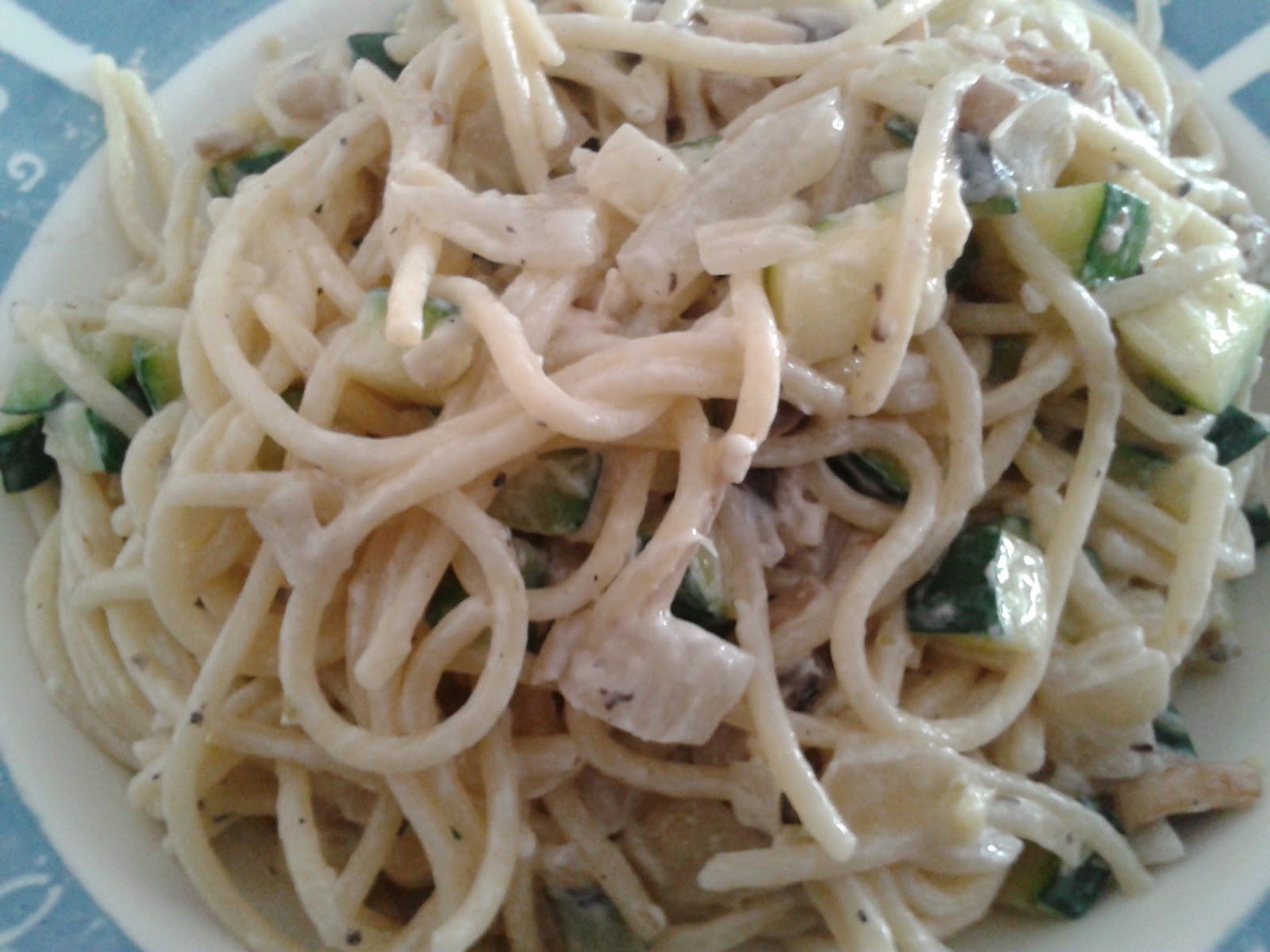 Espaguetis con verdura y queso philadelphia - Antojo en tu cocina