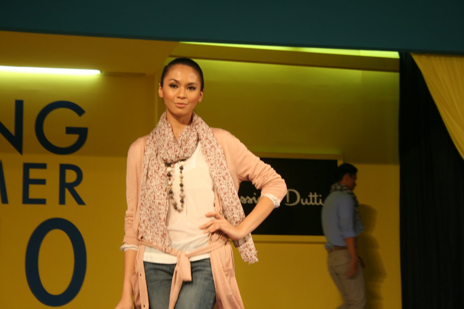 Jarnawi Aliun is Aliun Hamidy's Son: Gadis Sampul 2008 : Ayu Faradilla