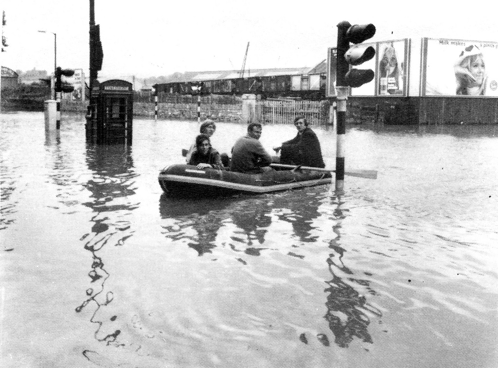 The Great Flood Of 1968 33 Rare Vintage Photos Show England In The 
