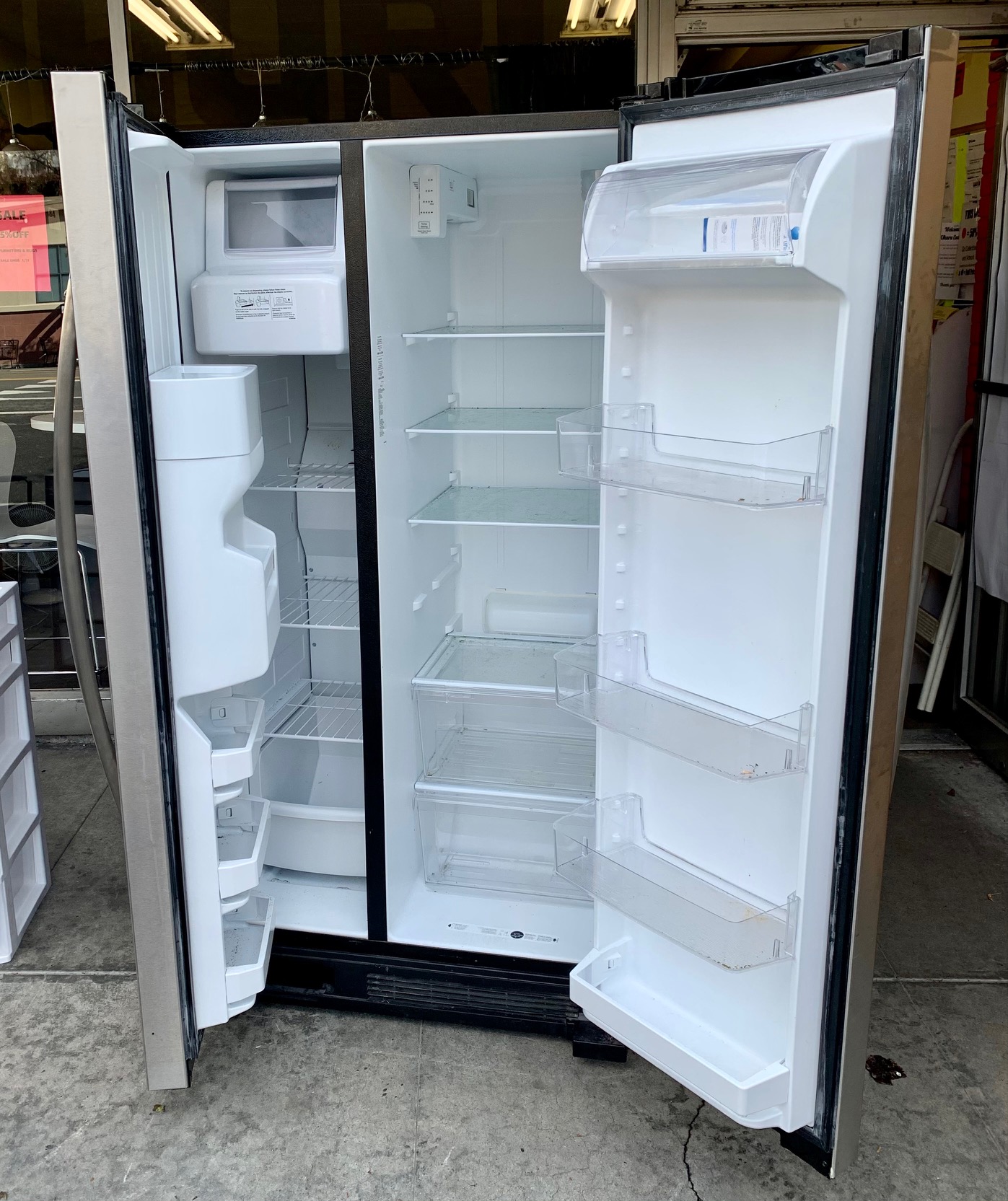 UHURU FURNITURE & COLLECTIBLES SOLD 103417 Amana Double Door Fridge