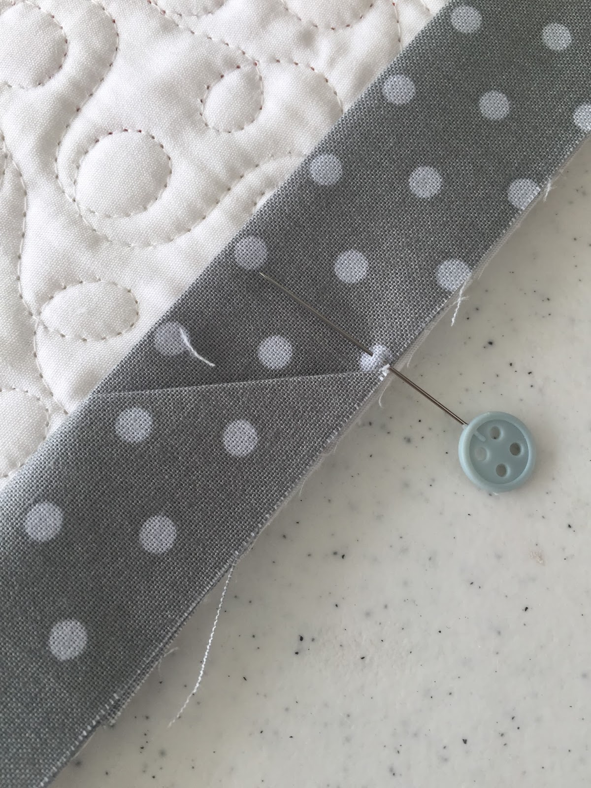 Tuesday Tip Invisible Join Binding with Mitered Corners Start to F