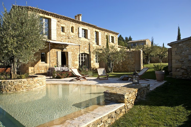 Charming farmhouse retreat in Provence, France