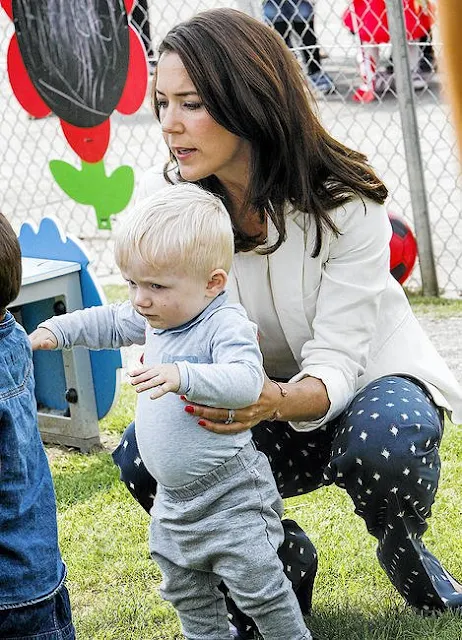 Crown Princess Mary launches anti-bullying programme for nurseries and daycare. Style royal, new dress, fashion new summer dress