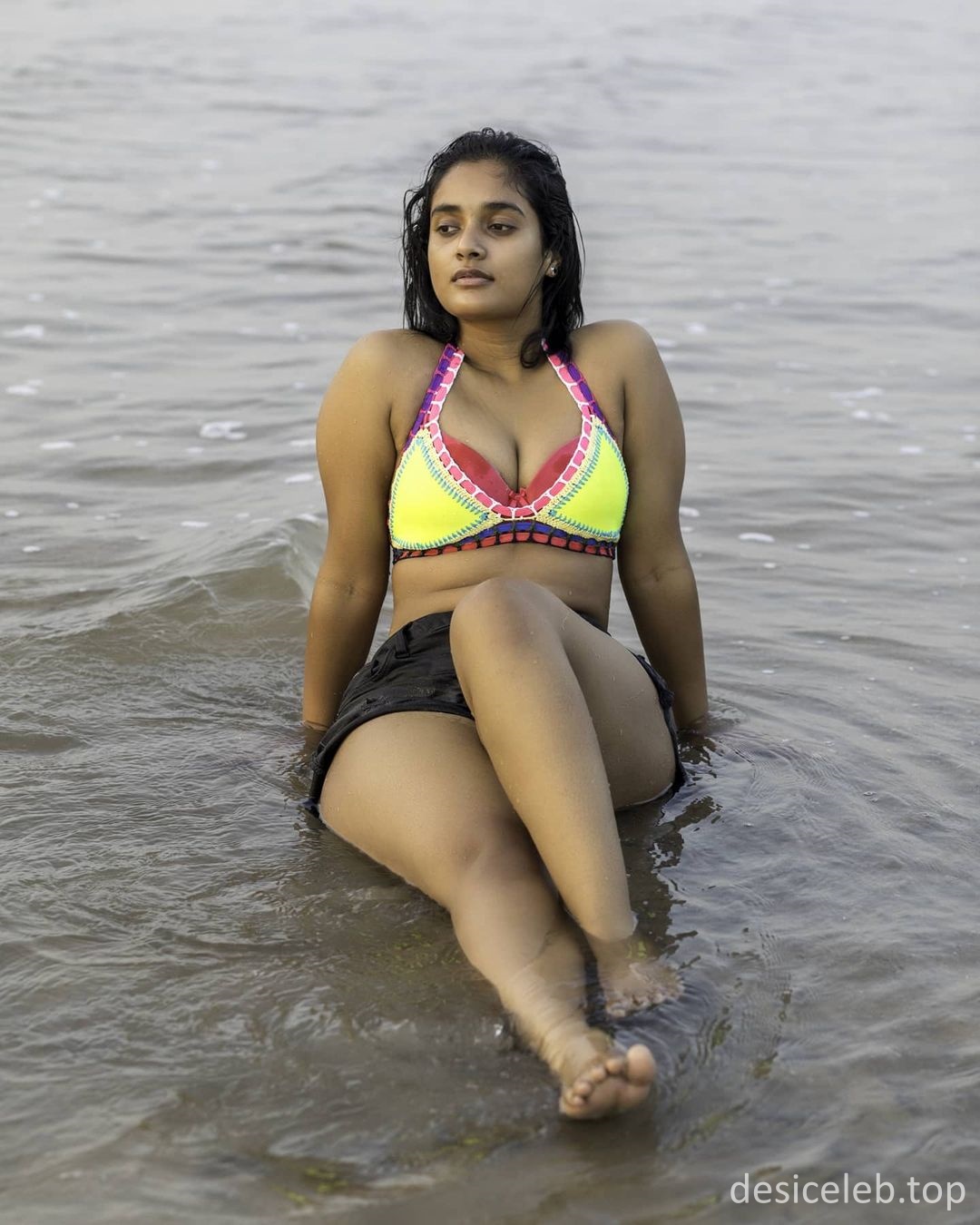 Soumya Shetty Hot Cleavage,Soumya Shetty boobs, Soumya Shetty topless, Soumya Shetty sexy ics, Soumya Shetty boobs