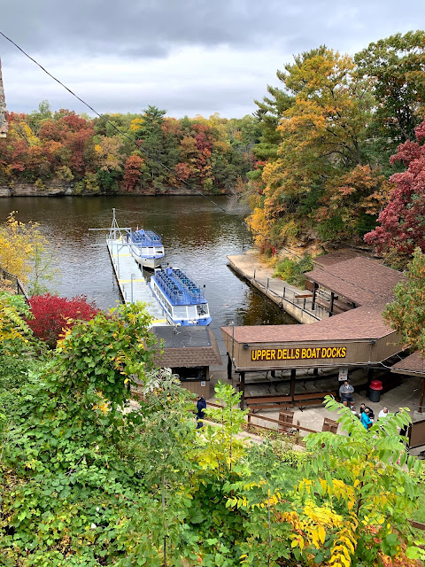 Amy's Creative Pursuits: A Fall Ride On The Upper Dells Boat Tour