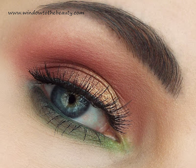 warm makeup with lime