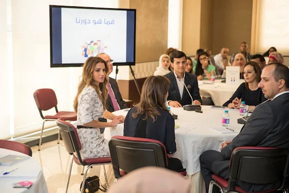 Queen Rania attended a meeting with members of the National Committee for Human Resources Development in Amman