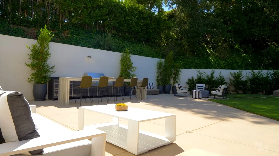 39 Interior Design Photos vs. 1059 Maybrook Dr, Beverly Hills, CA Luxury Home Tour
