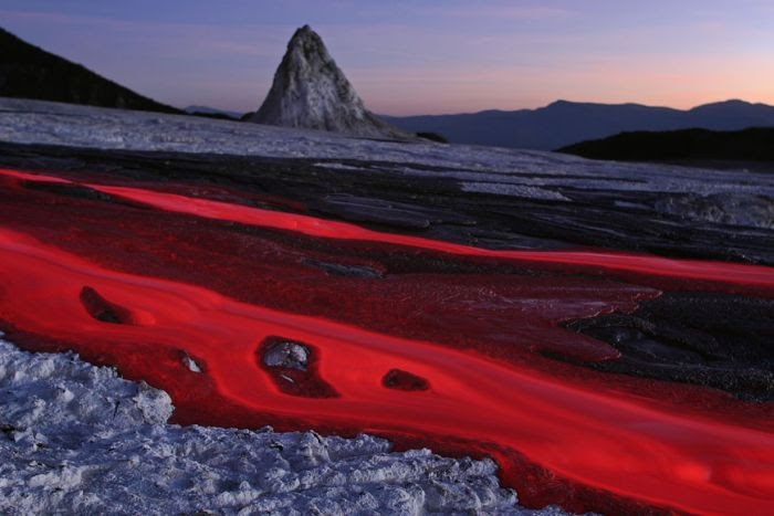 Beautiful Photographs: Volcano Erruptions and Lava Flows