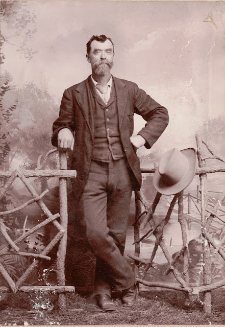 A DISCOVERY OF THE PAST: JOURNEYS INTO FAMILY HISTORY RESEARCH AND ...