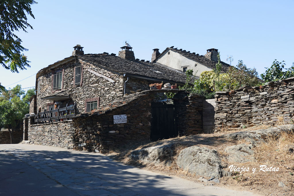 Pueblos negros de Guadalajara, Campillo de Ranas