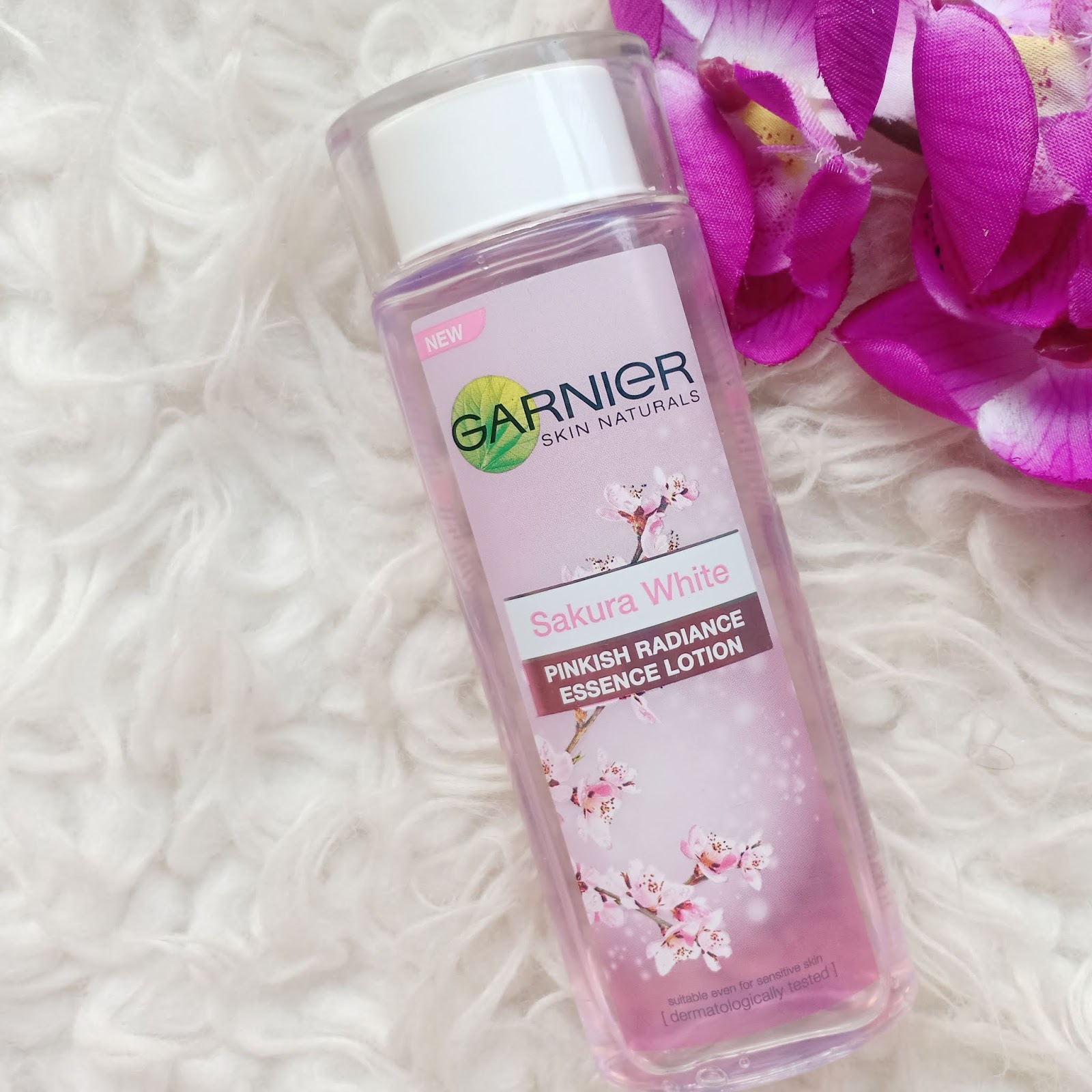 Garnier Sakura White