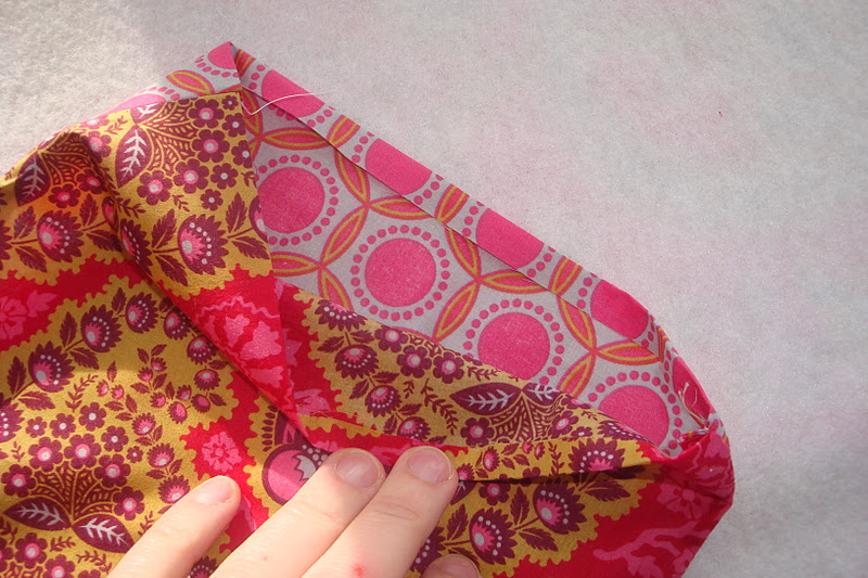 THE QUILT BARN Voile Infinity Scarf Tutorial