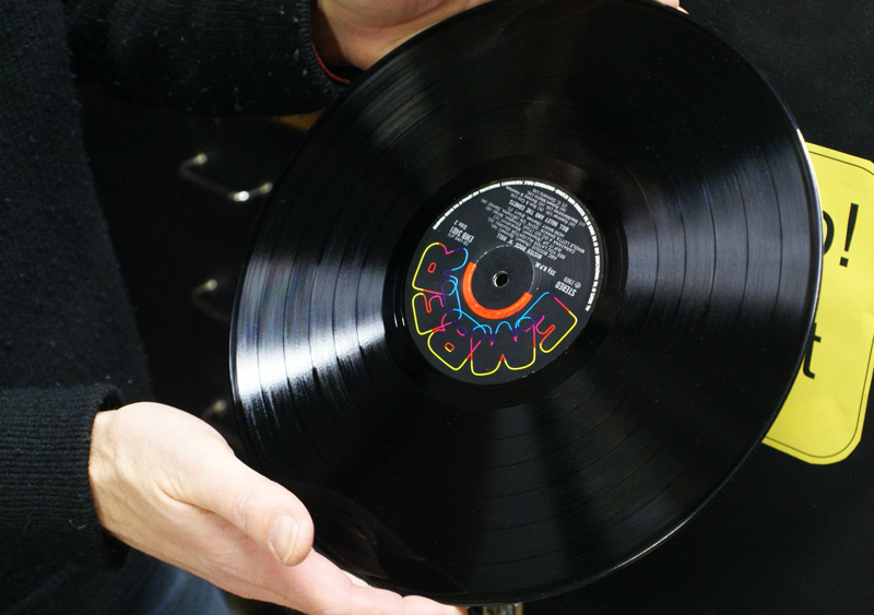 Joseph Banks Forståelse pengeoverførsel The Musical Box: Hur man håller i en vinylskiva