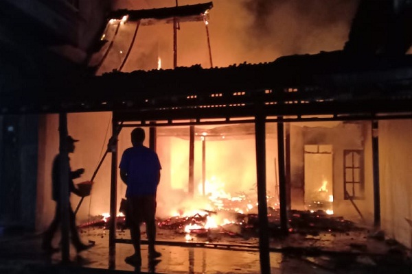 Tiga Rumah Warga Bentak, Sidoharjo Dilalap Si Jago Merah