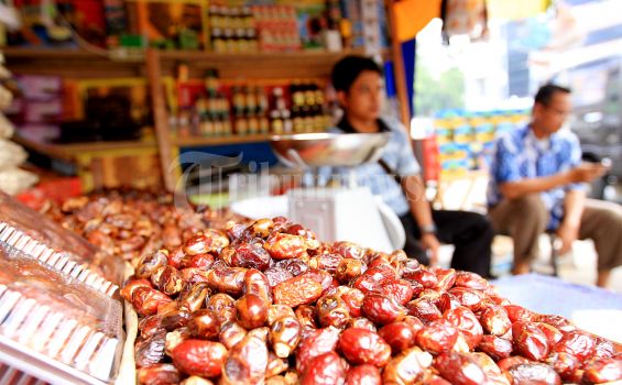 Kenapa Sih Buka Puasa Dianjurkan Makan Kurma? Ternyata Ini Faktanya!
