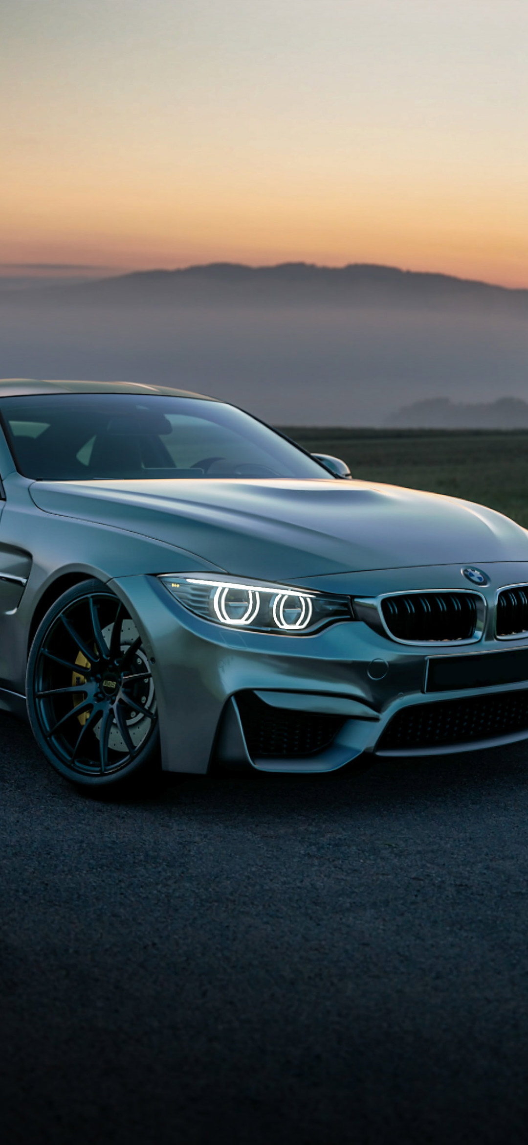 gray%2BBMW%2Bcoupe%2Bon%2Bblack%2Basphalt%2Broad%2Bwallpaper