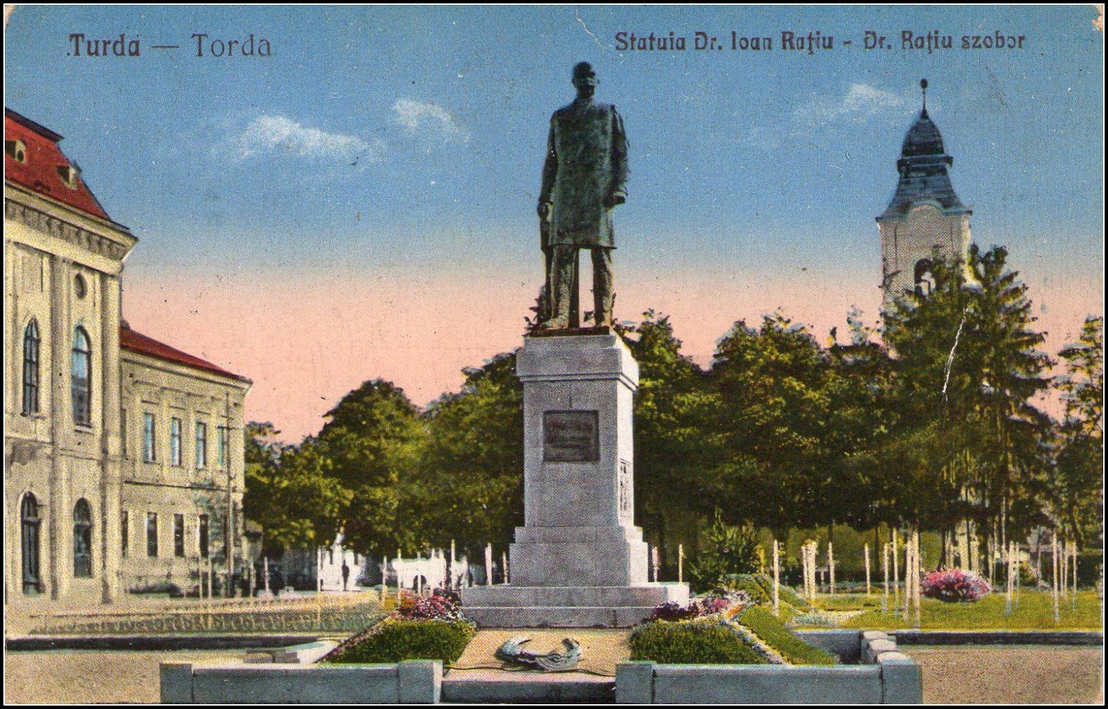 Lumea văzută din Turda: Turda - Statuia lui Dr. Ioan Ratiu - informatii din  diverse surse
