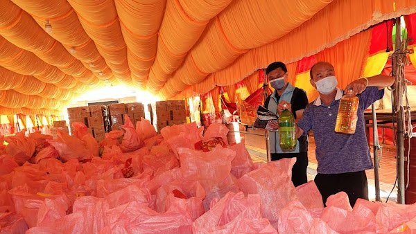 鹿港地藏王廟捐贈普渡物資 349低收入戶受惠