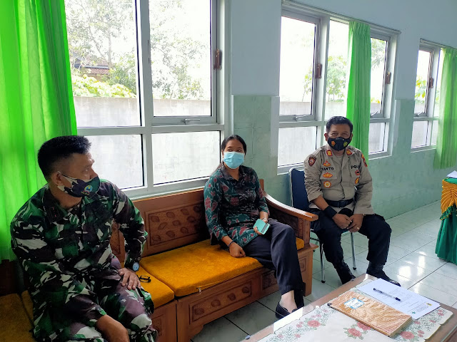 Peduli Kesehatan Warga, Babinsa Komsos dengan KUPTD  Puskesmas Sukodono