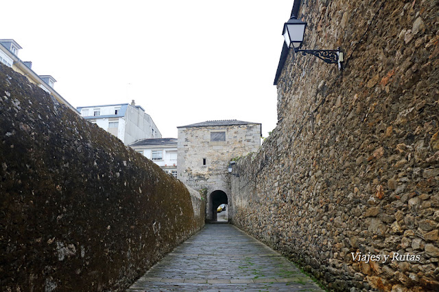 Puerta do Valado y calleja de las monjas, Viveiro, Lugo
