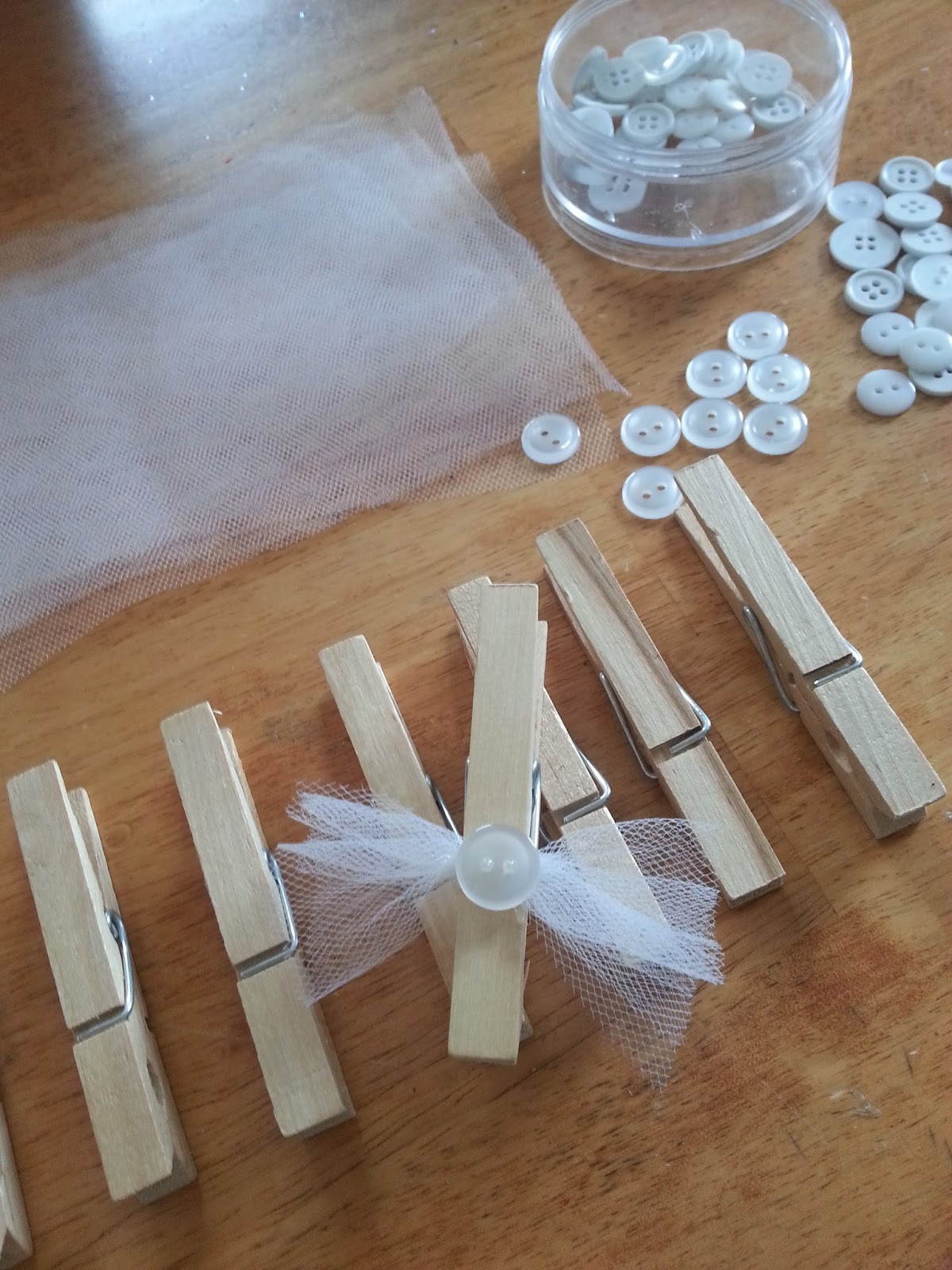 Twigs and Tulle: Tulle Clips: Photo Tutorial