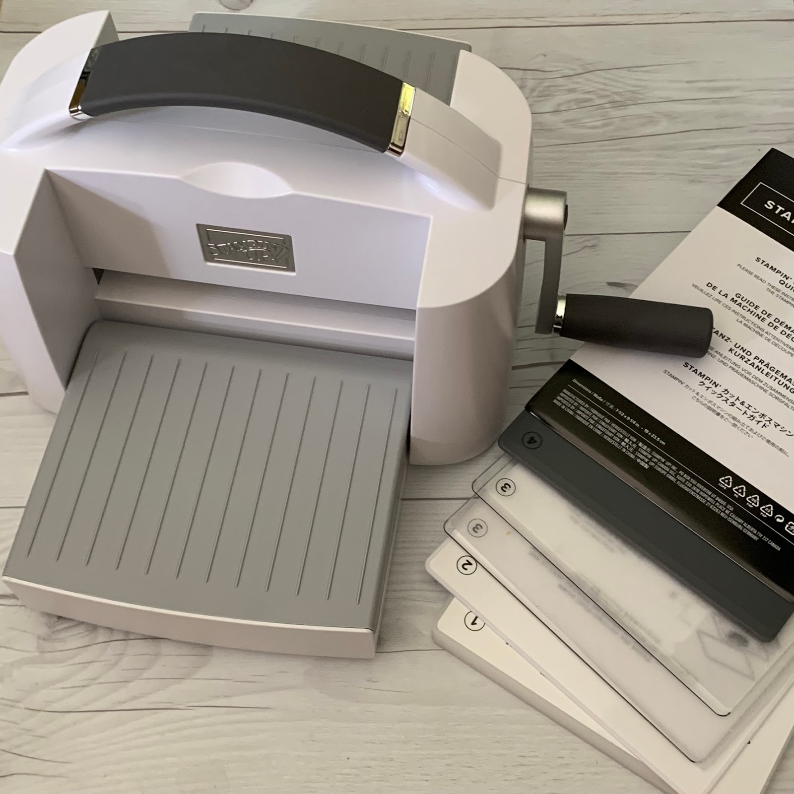 Halloween Card idea using Stampin' Up! Festive Post Stamp Set Stamped