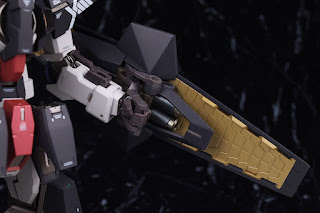 REVIEW Metal Build GN-002REIII Gundam Dynames Repair III, Bandai