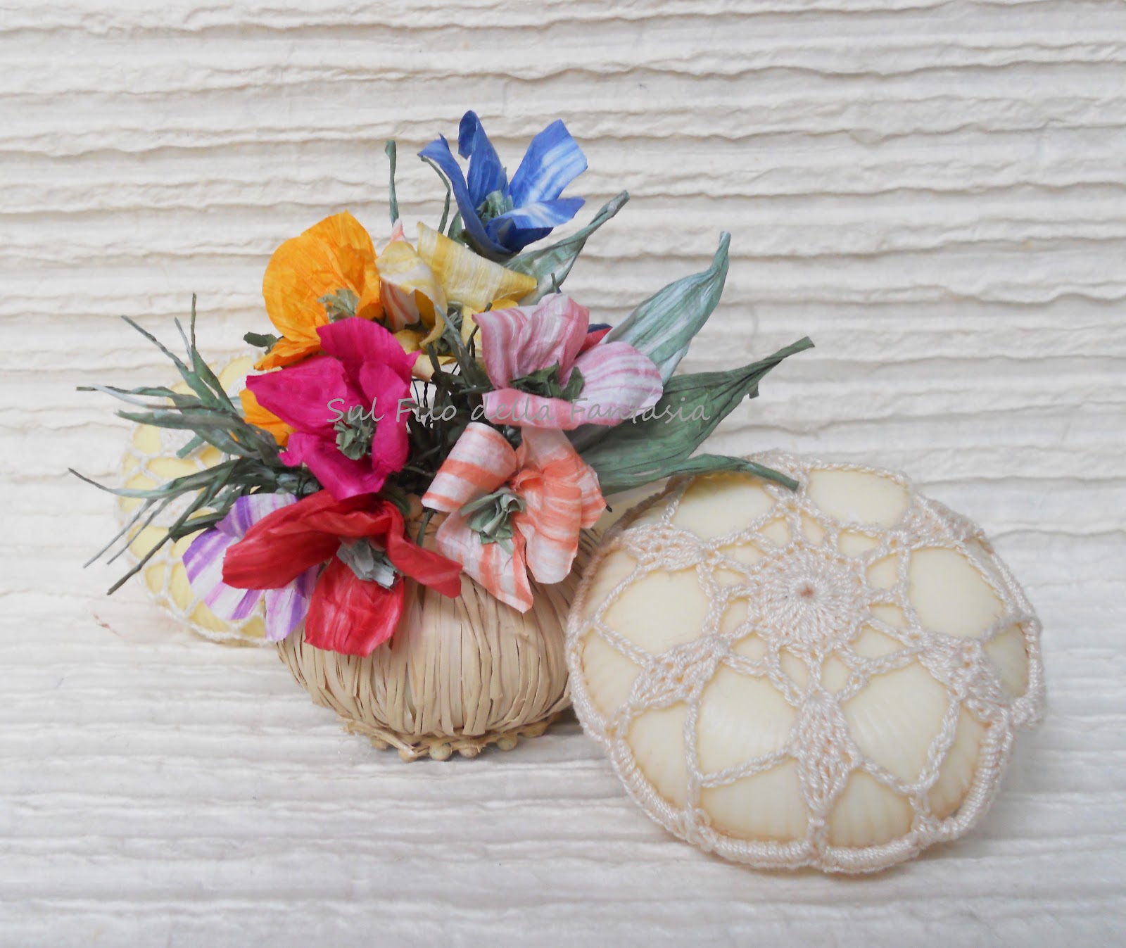 A) Cestino legno saponette profumate fiori secchi idea regalo artigianale  sapone