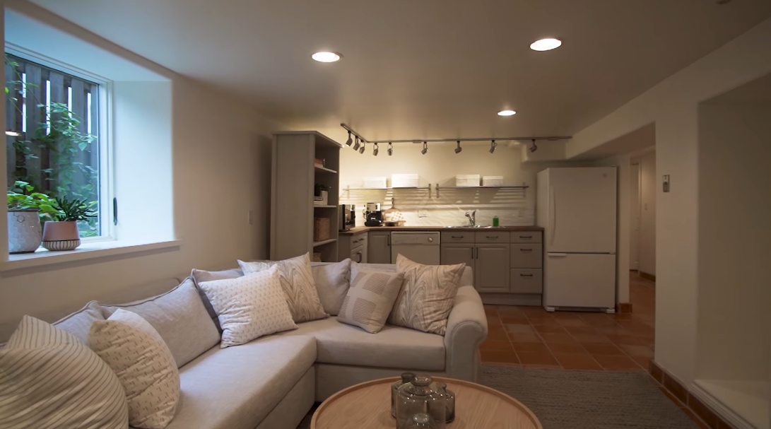 30 Photos vs. 35 Glengrove Ave W, Toronto Interior Design Luxury Home Tour