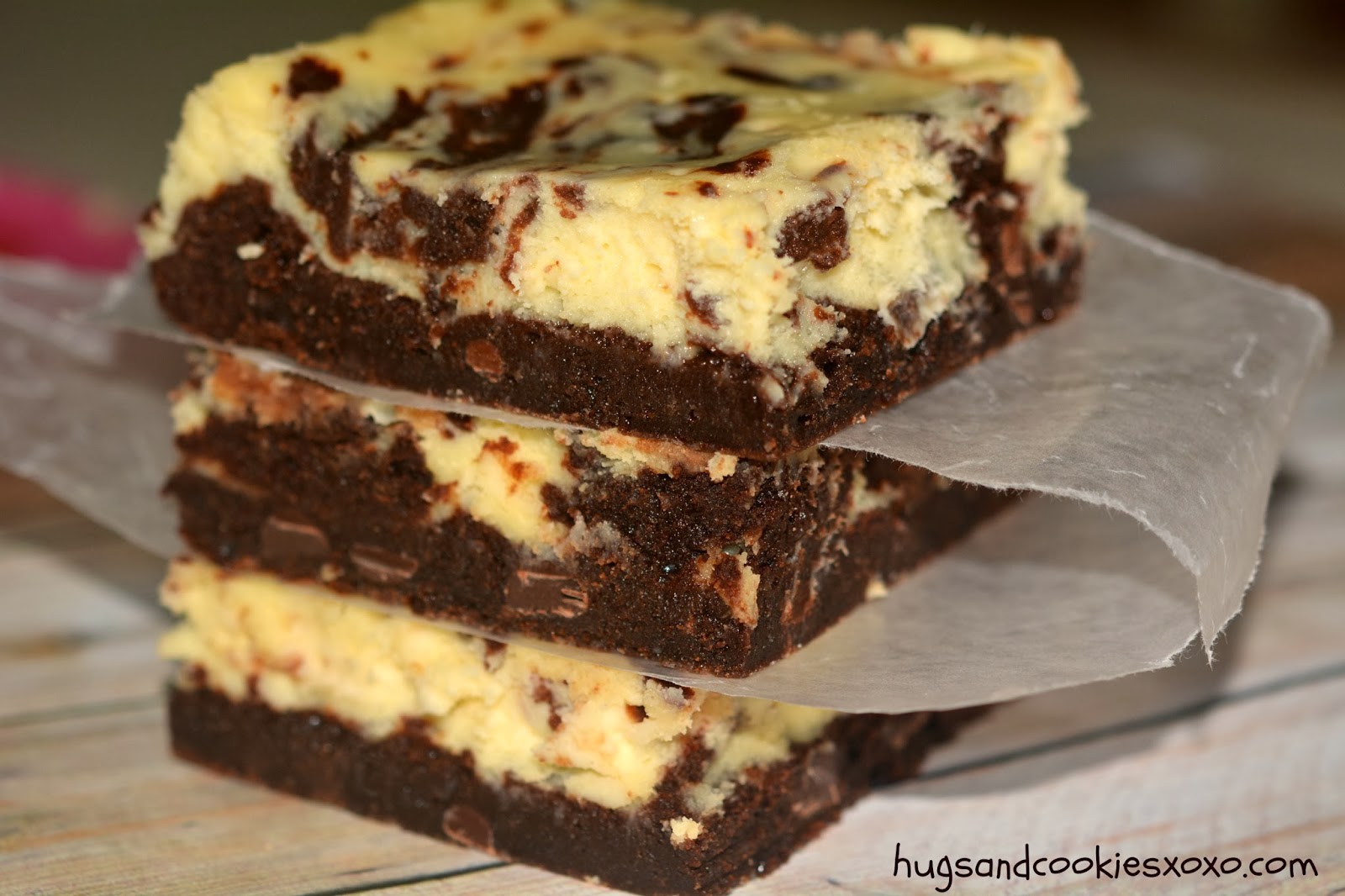 THE ULTIMATE CHEESECAKE BROWNIE BARS Hugs and Cookies XOXO