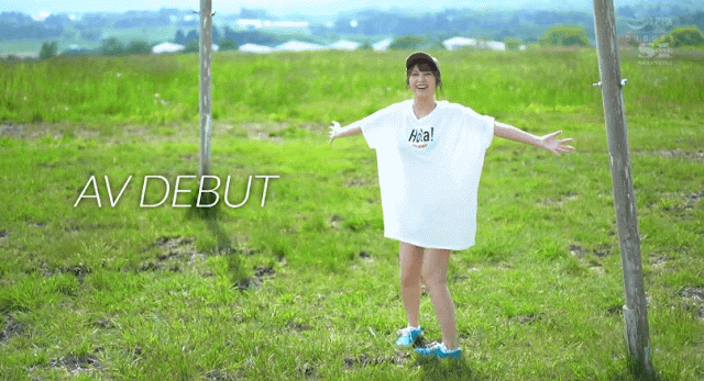 나나츠모리 리리 데뷔작