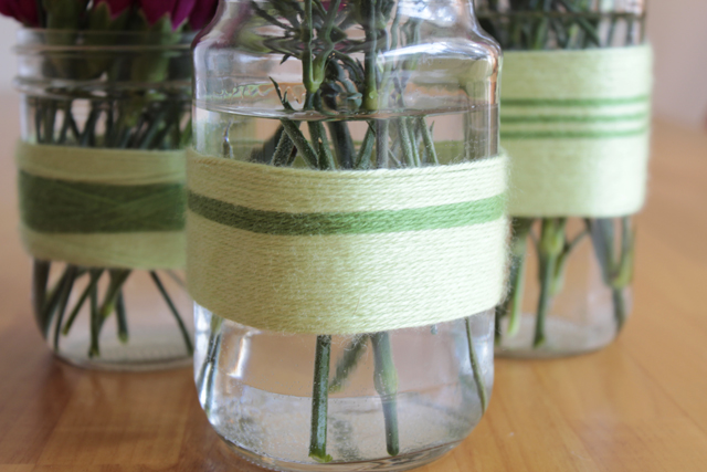 http://www.modernparentsmessykids.com/2011/04/diy-vases-for-mothers-day.html