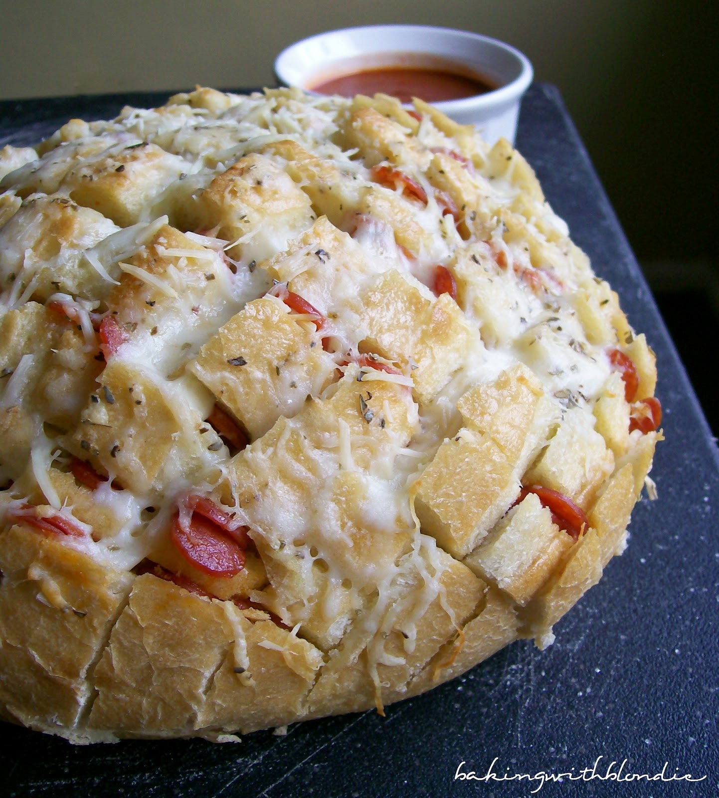 Pepperoni Pizza PullApart Bread