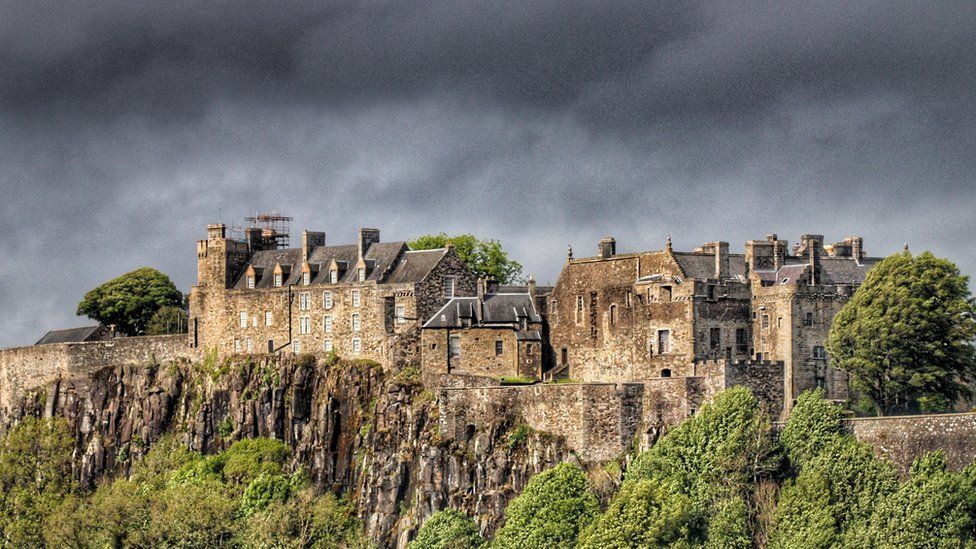 The OnLine Buzzletter Top 5 Children’s Worst Jobs at Stirling Castle