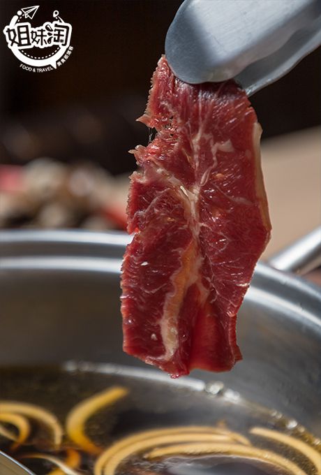 高雄市 左營區 高鐵 推薦 美食 火鍋 麻辣鍋 吃到飽 聚餐 肉肉屋 獨家 必吃 叻沙鍋