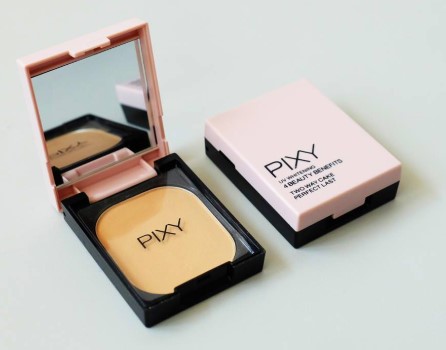 PIXY UV Whitening 4 Beauty Benefits Two Way Cake Perfect Last