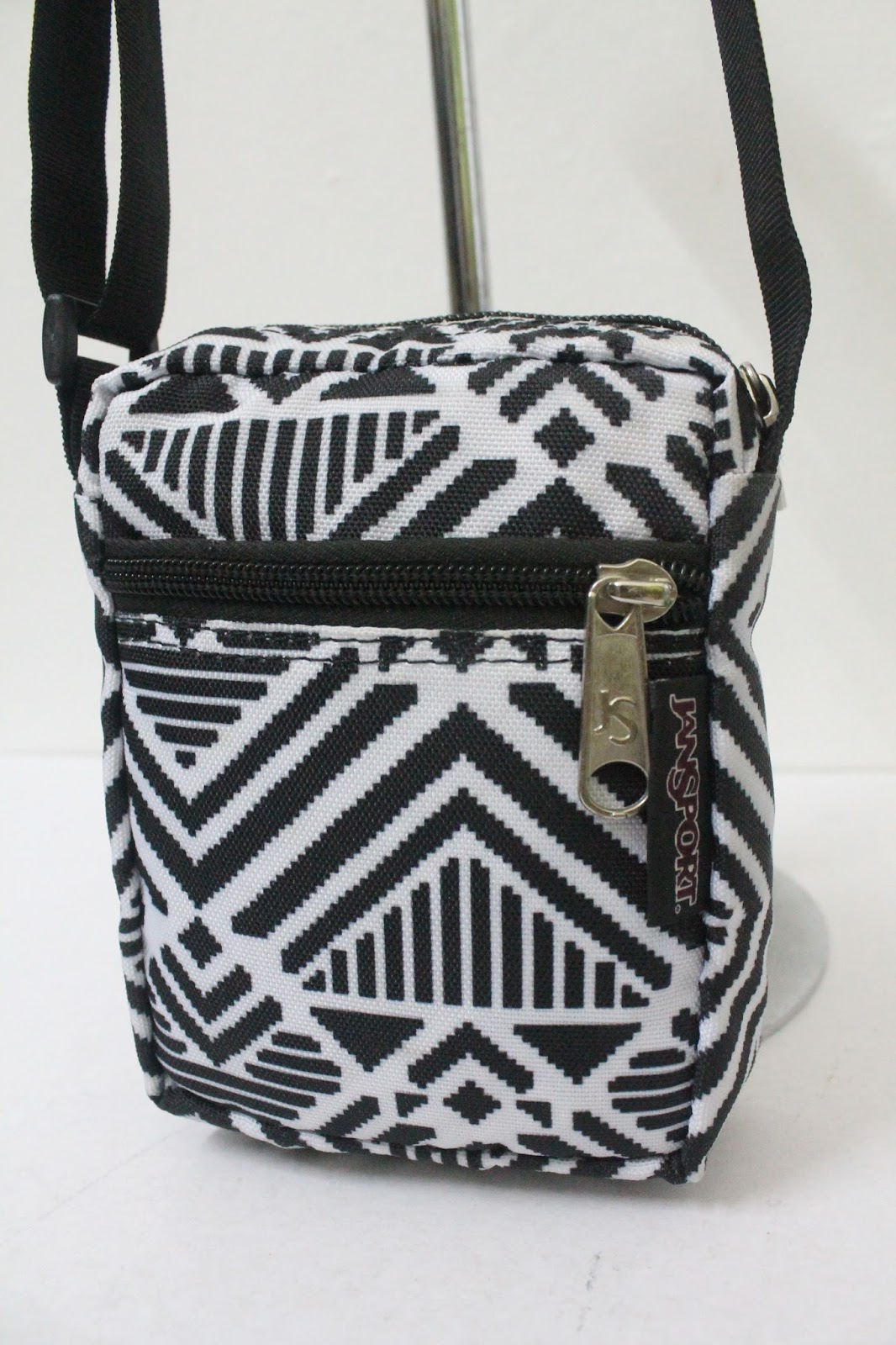 BUNDLEBARANGBAEK Original JANSPORT Small Slingbag ( SOLD OUT )