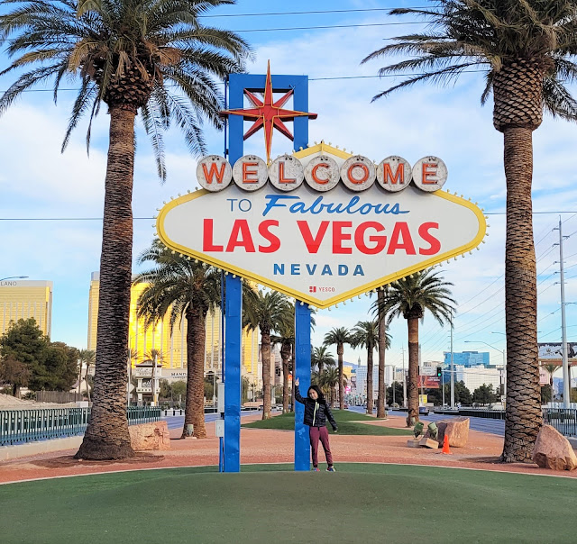 Alan under the famous sign of Las Vegas
