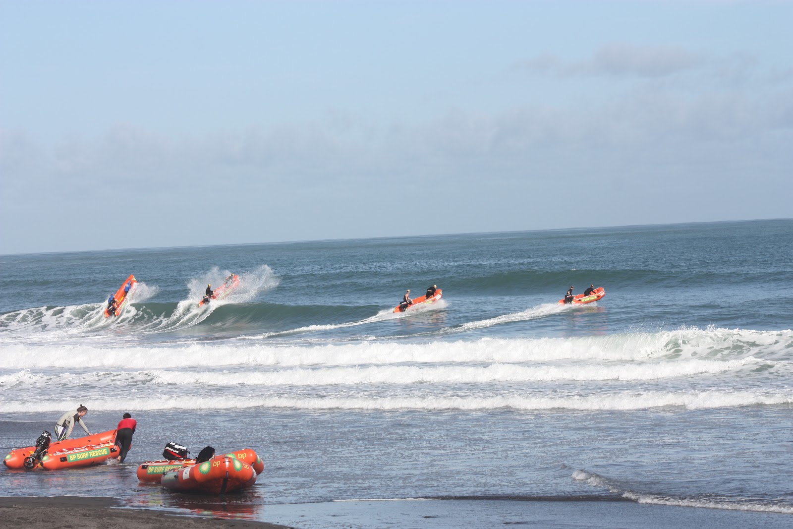 Ellingtons in New Zealand: Sun, Surf and Santa