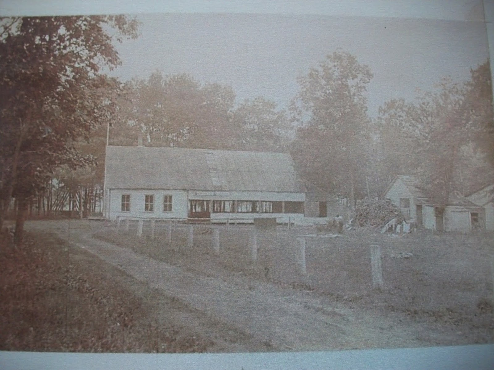 Merrick Public Library, Banister Memorial Hall, 1884 A memorial Field
