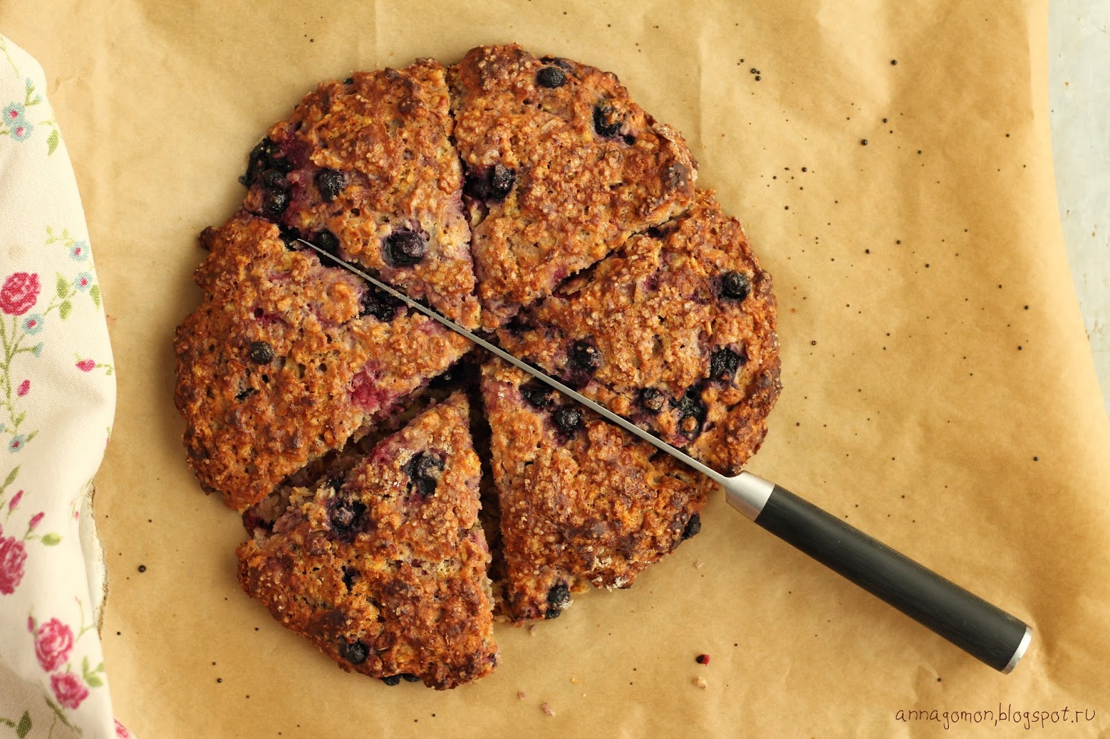 цельнозерновой хлеб из муки грубого помола. пп рецепты из цельнозерновой муки. хлеб с отрубями. ватрушки из цельнозерновой муки рецепты с фото простые и вкусные. цельнозерновой хлеб без дрожжей.