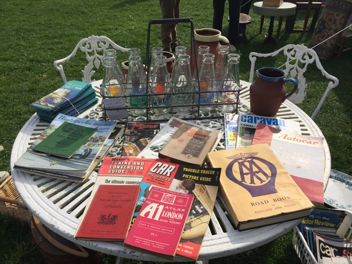 TRAVEL Yarmouth Vintage Car Boot Sale The Apple Market