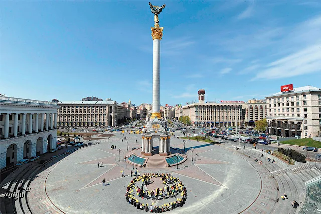 Vista da praça da Independência de Kiev