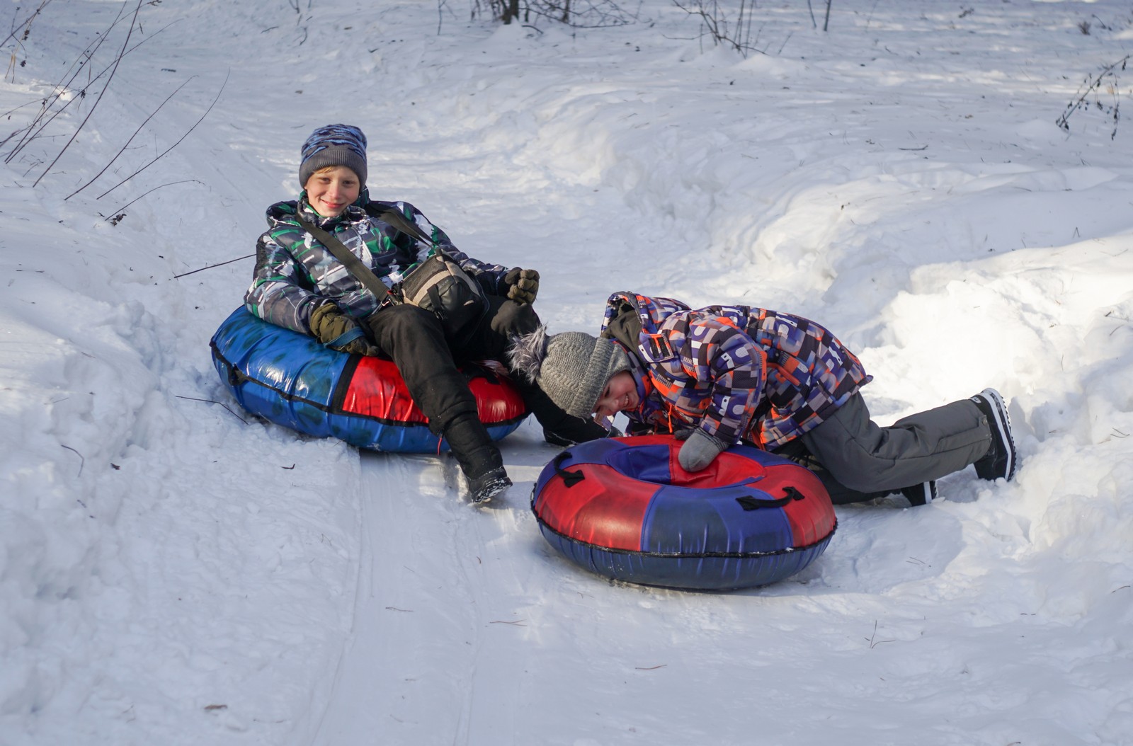 ватрушка для катания. бублик кататься. покатались с ветерком. бублик кататься. покататься на бубликах.