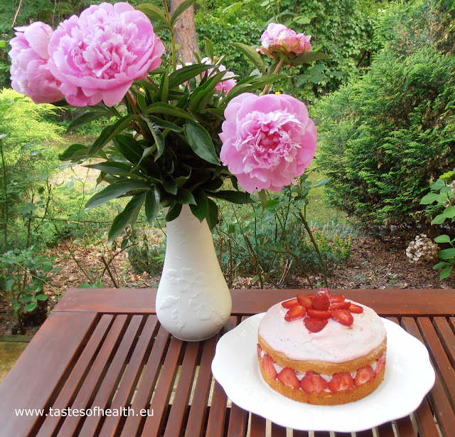 sponge cake, strawberry cake, cake decorating ideas, birthday cake, 