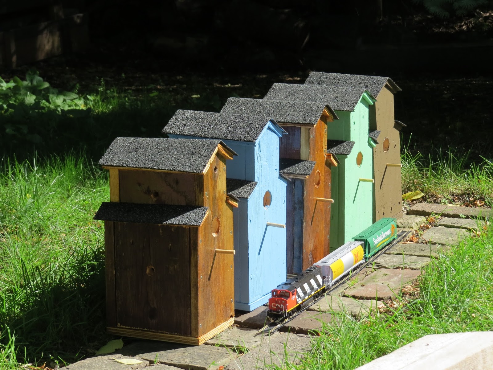 Winnipeg Model Railroad Club model grain elevators are for