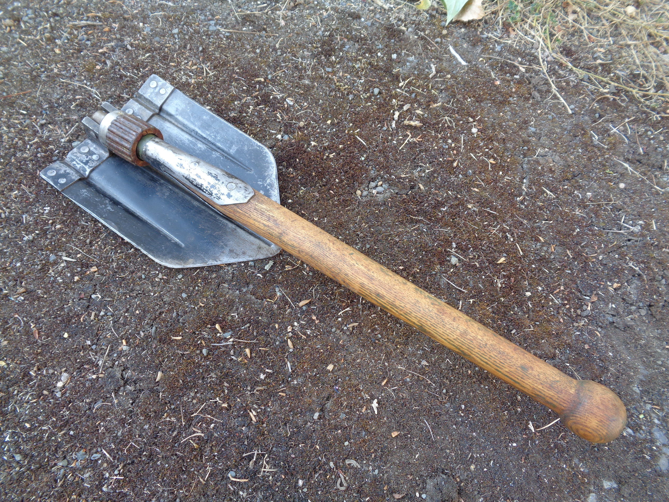 WWII WW2 GERMAN ARMY STYLE FLAT WEHRMACHT SHOVEL ENTRENCHING TOOL Free