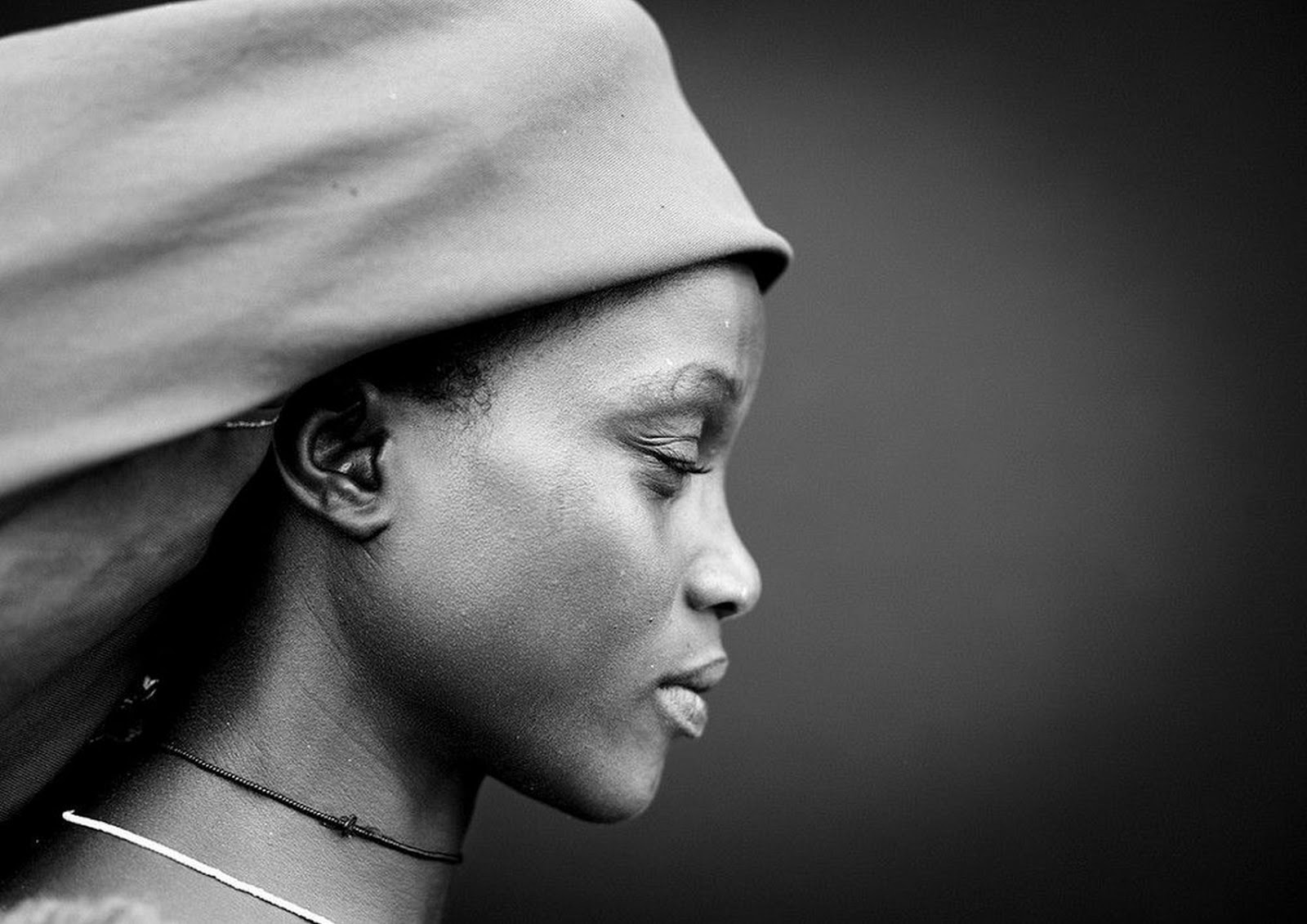 Африка белая женщина. Eric Lafforgue фотограф. Африканские женщины. Африканка в профиль. Африканская женщина в профиль.