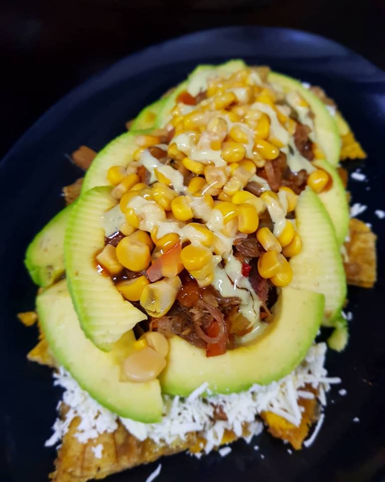 Cocinando por Sud America con Will Bill Patacon con carne mechada